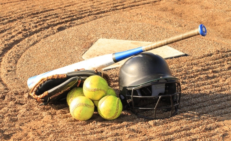 SOFTBALL – Image 2